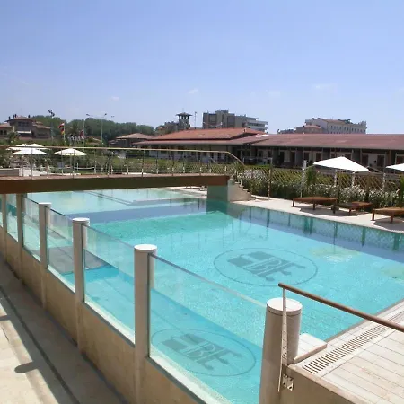 Teresita Wellness Club Appartement Viareggio Buitenkant foto